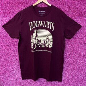 Hogwarts School of Witchcraft and Wizardry Tshirt size XL